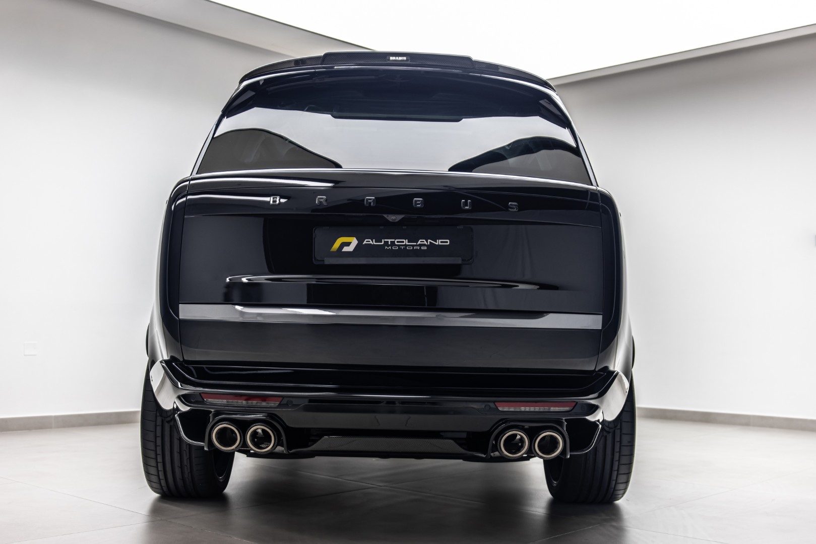 2023 RANGE ROVER P530 AUTOBIOGRAPHY BRABUS CARBON BODY KIT